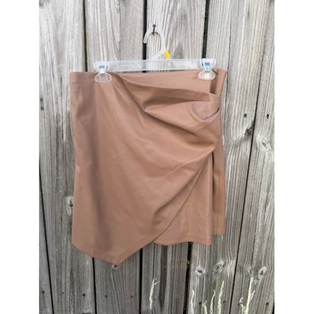 Chic Modern Vegan Leather THML Draped Mini Skirt Medium Tan Asymmetrical Tulip
